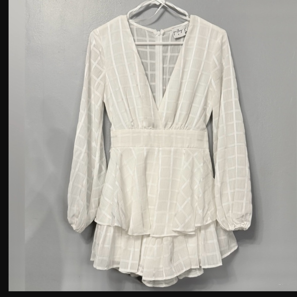 #H) NWOT Elegant White Long-Sleeve Romper with ties back